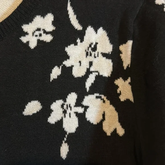 Ann Taylor floral print black zip cardigan nwt - Picture 3 of 3